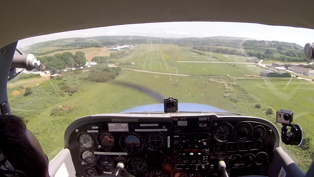 Final approach at Sandown