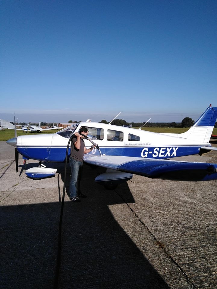 Refuelling G-SEXX